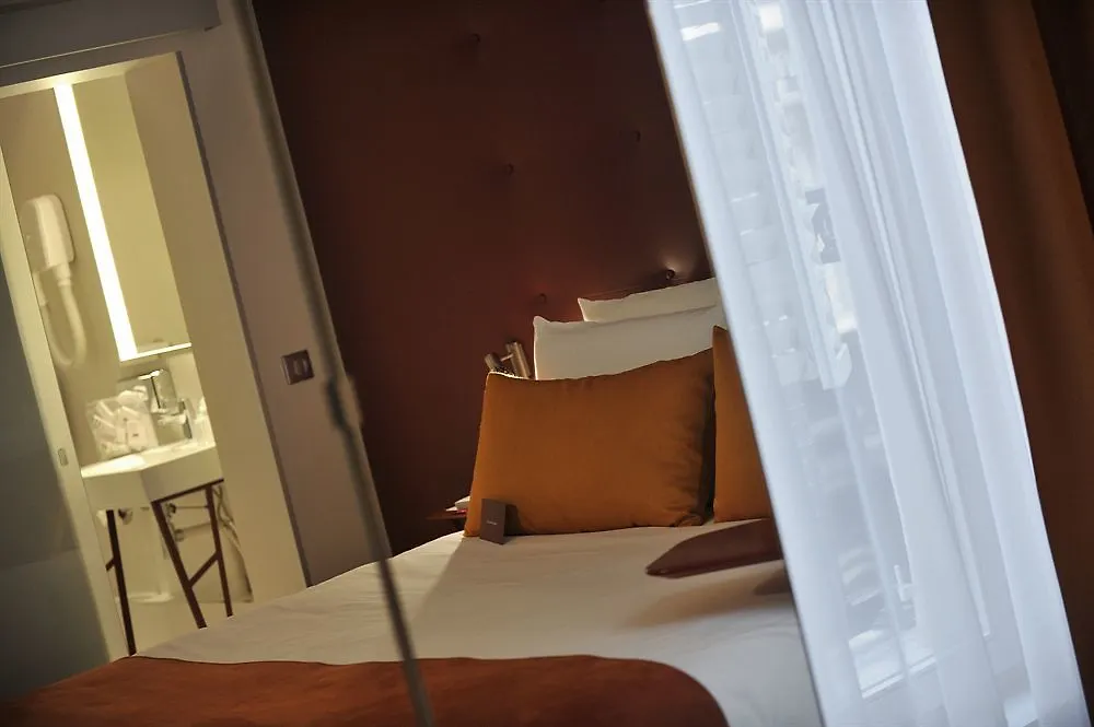 Mercure Paris Opera Lafayette 4*,
